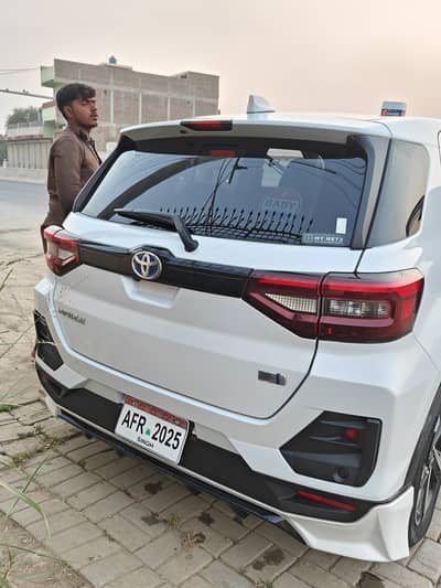 toyota raize hybrid Z package