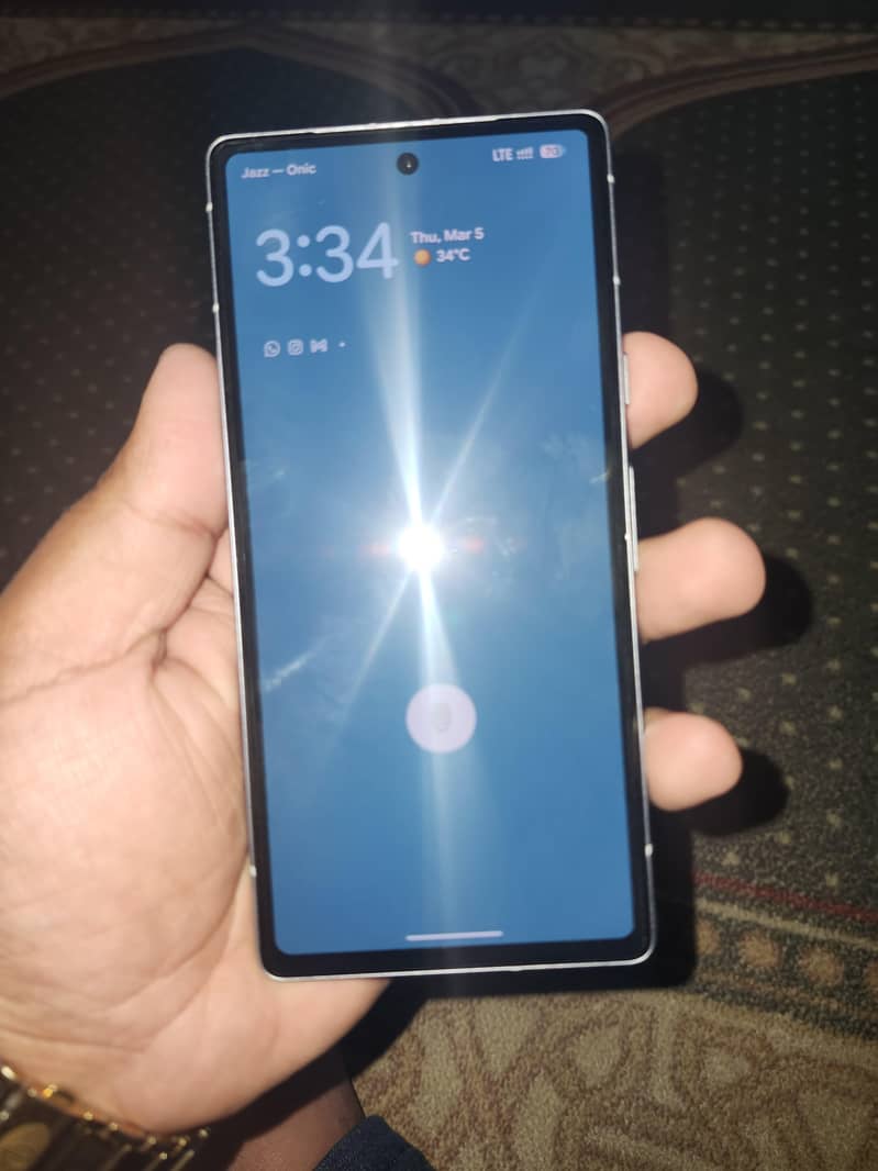Google pixel 7a 5