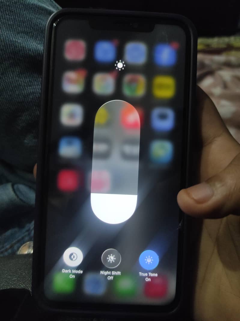 iphone 11 pro max 4