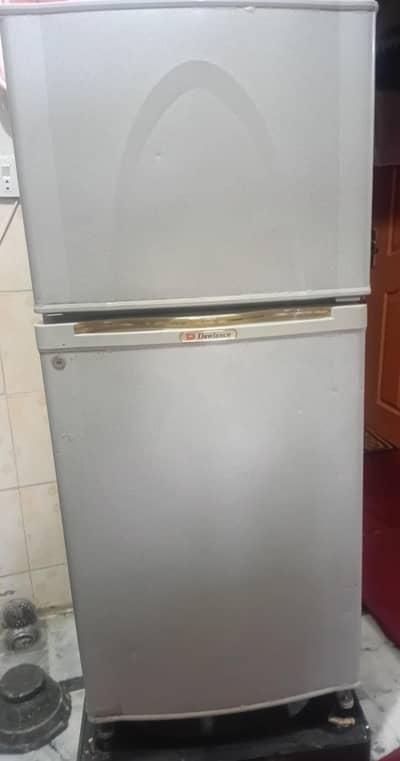 Dawlance Medium Size Fridge For Sale – Good Condition