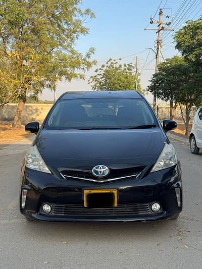 Toyota Prius Alpha G touring