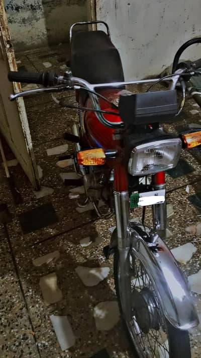 10/10all ok har chiz new ha bike ki copy oragnal all ok bike ha