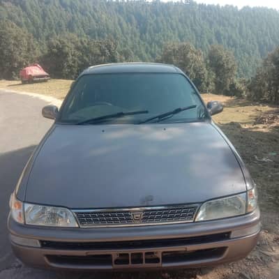 Toyota Corolla xe 2000 model