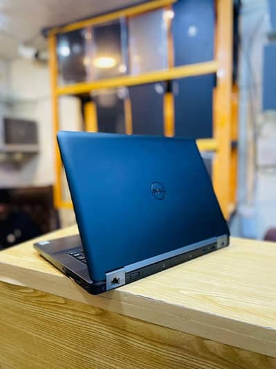 Dell Latitude 5470 Core i7 6th Gen HQ Processor no:03331608530