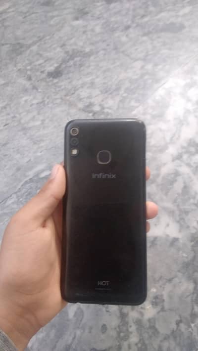 Infinix Hot 8 Lite (2/32) – 5000mAh Battery – Good Condition