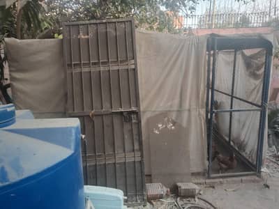 10 x 10 cage used for hen