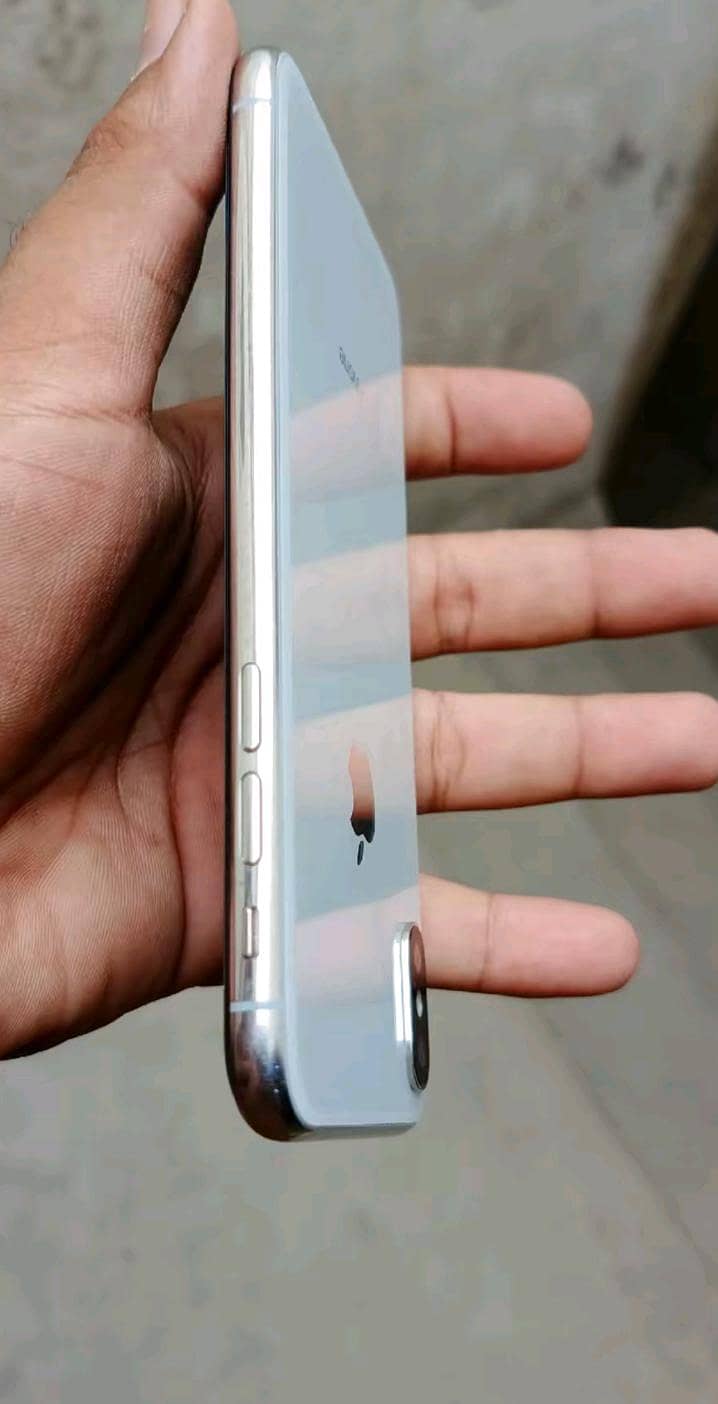 I phone xs Non PTA 6