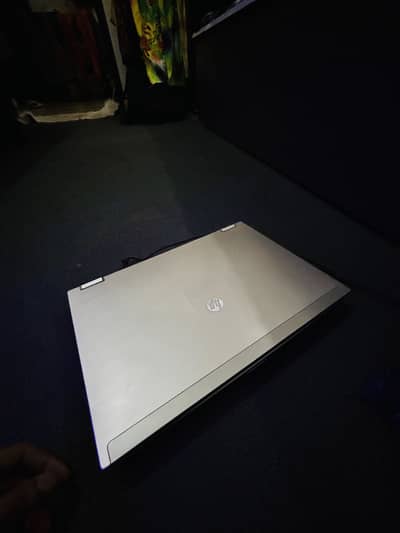 Core i7 laptop 4gb ram 250gb storage