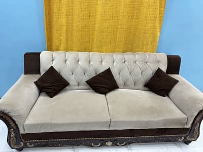 5 seater sofa set urgent Sale best price, quality and condition