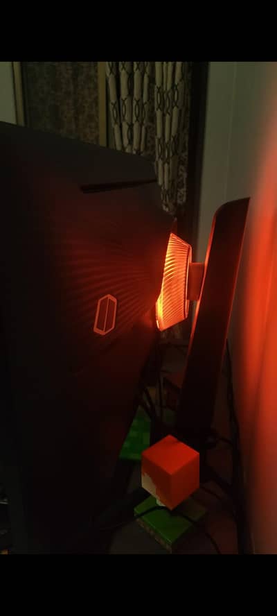 Samsung Odyssey G7 Monitor ( 4k, 144hz )