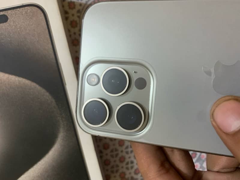 iPhone 15 Pro Max 0