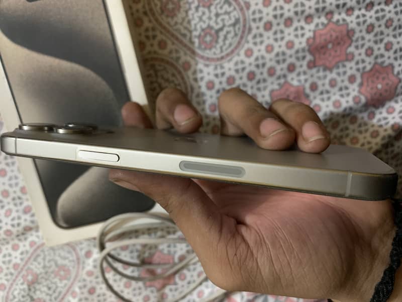 iPhone 15 Pro Max 1