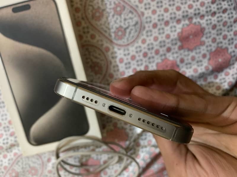 iPhone 15 Pro Max 3