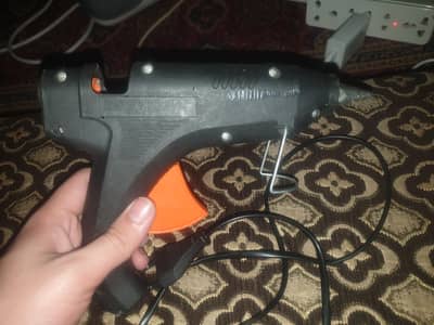 Glue gun