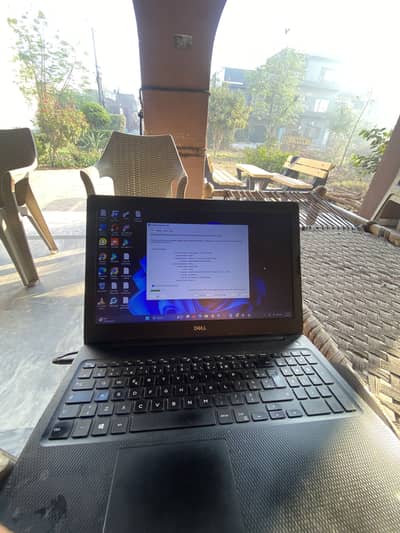 Dell inspiron 3580 8gb/ 250 gb