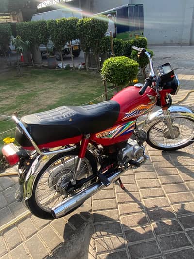 Hi guys just wanna sell foe Honda CD 70.  Model 2020 Peshawar regi