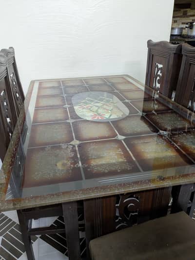6 seater Dining table