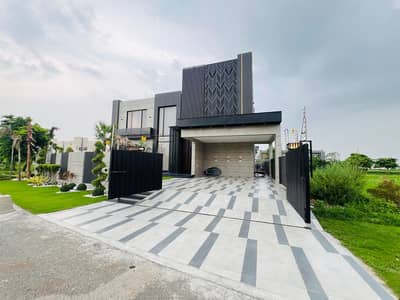 PHASE 6 1-KANAL BRAND NEW FULLY MAINTAINED BUNGALOW IS AVAILABLE FOR SALE.