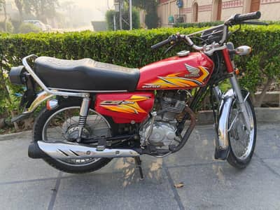 CG Honda 125 red colour neat clean one hand use