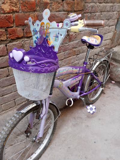 best Offer for baby girl medium size all ok 10/8 condition