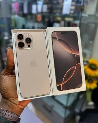 Iphone 16 pro max 10/10 non pta factory unlock health 100%