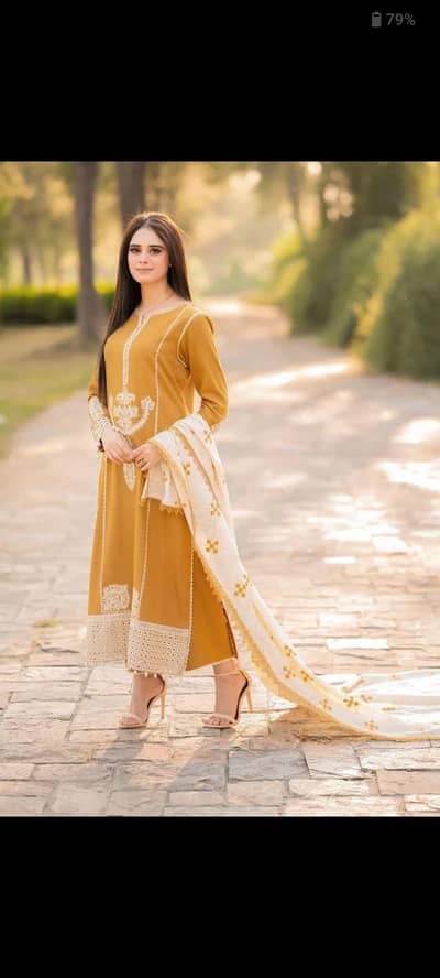 3 Pcs Women's Unstitched Embroidered Suit