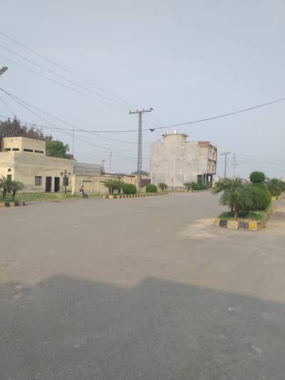 2 Marla commercial and corner plot main boulevard 70 feet road pa