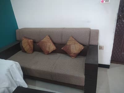5 seater sofa with table for sale in ghori town phase 7