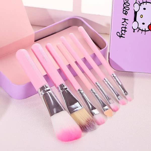 Hello Kitty 7-Piece Makeup Brush Set