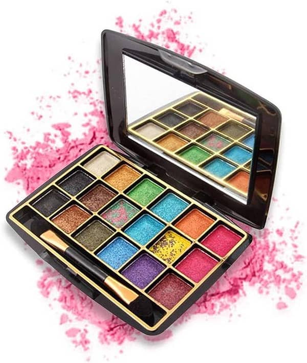 MAT Beauty 18 in 1 Professional Eyeshadow Kit