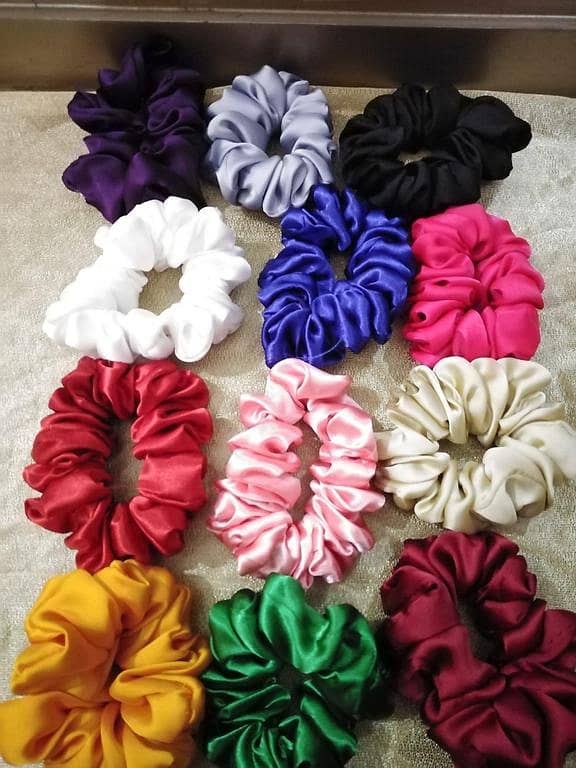 Pack of 6 Large Girl Pony Ties in Bright Shiny Colors (Random Colors Shipped)