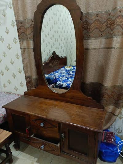 Dressing table