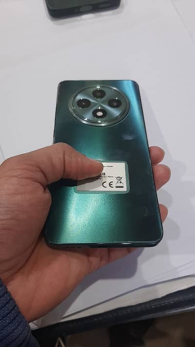 OPPO Reno 12 F 8GB/256GB - Complete Box