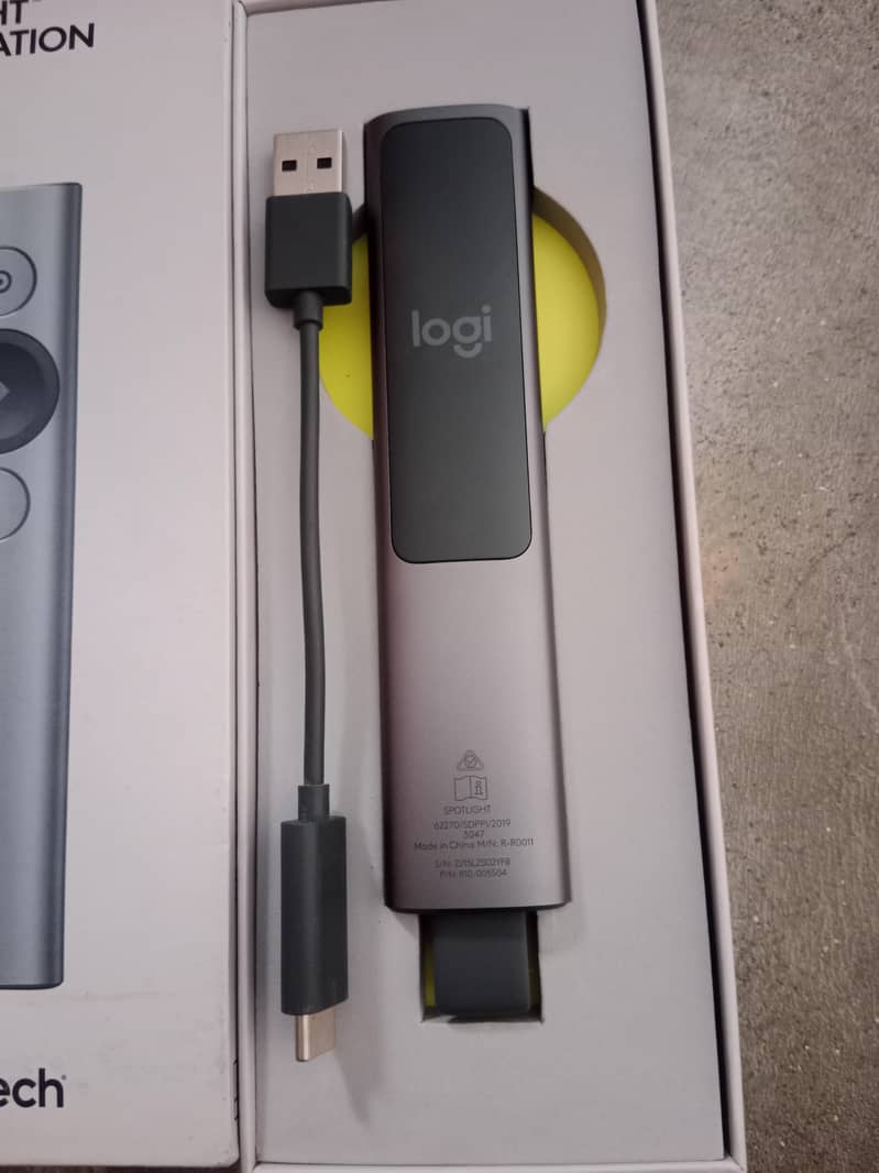 Logitech Spotlight Presentation Remote 1