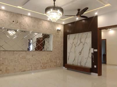 Spacious House Is Available For sale In Ideal Location Of Bahria Town - Sector E