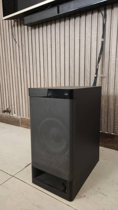 Selling sony hitech def audio speakers