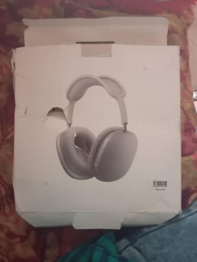 P9 Silver colour Headphones almost new