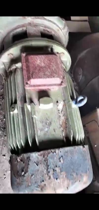 15HP Motor with 4/5 Chinoti pump and 25 HP Peter engin (Millat)