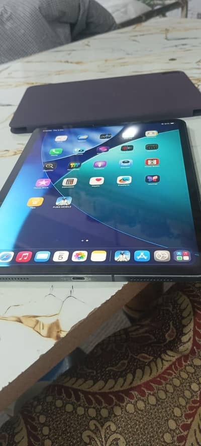 I pad pro. 512gb. . papg 120fps