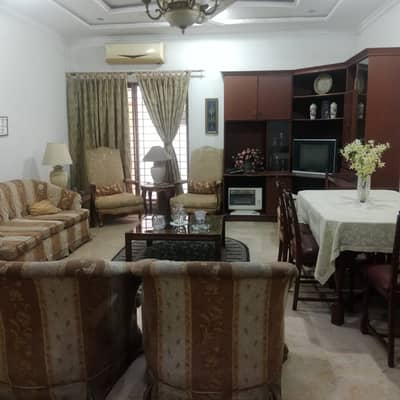 Separate Gate 1 Kanal Upper Portion Available For Rent in DHA Phase 4 Near Park