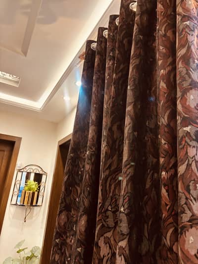 Set of 6 curtains size  8 feet length 6 feet each price 2000