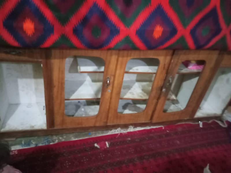 الماری اچی لکڑی میی بنا ہوا ہے 3