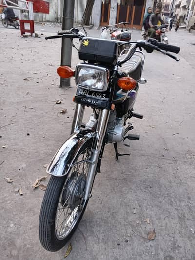 Honda CG 125 2020 Model only 12000 km drive  new condition