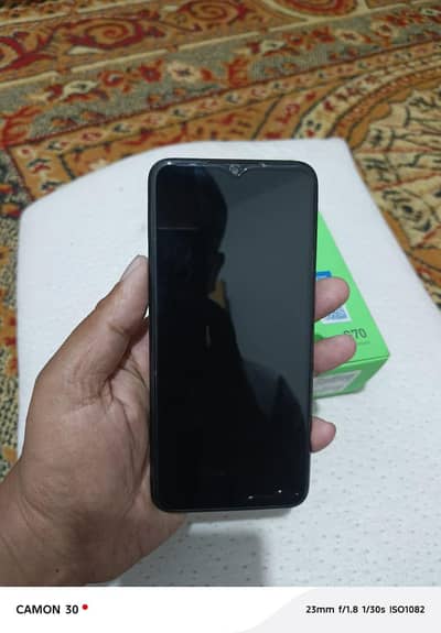 Infinix hot 11 4 64 with box minor crack