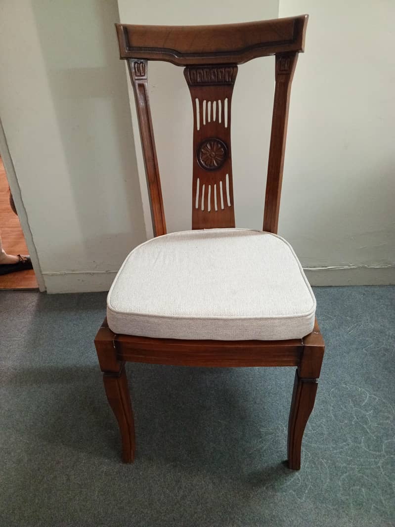 4dining chairs 2