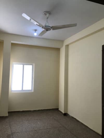 1 rooms washroom available for rent in khanna pull sanam chok islamabad