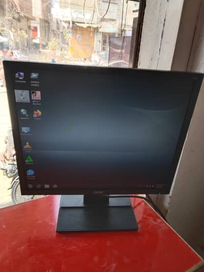 ACER 19" LCD FOR SALE
