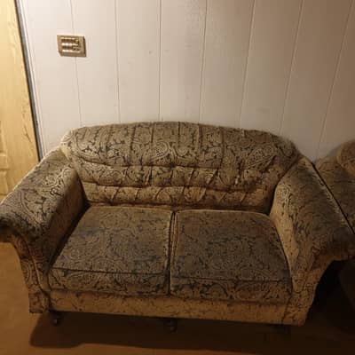 Iam selling my sofa set in good condition
