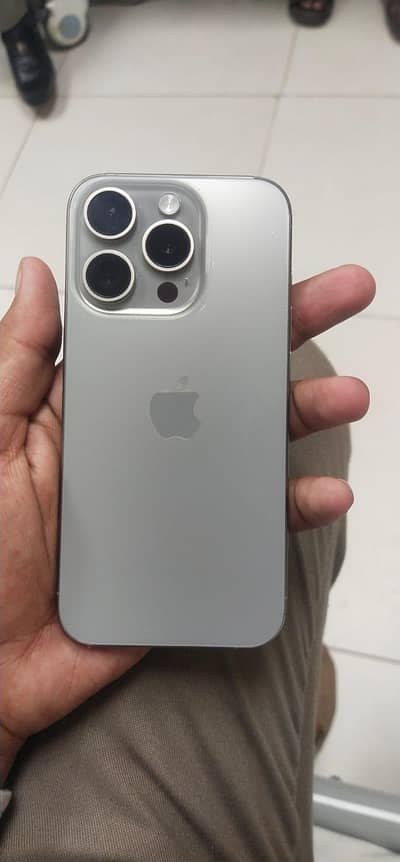 iphone 15 pro white titanium colour