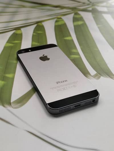 iPhone 5S 64GBMy WhatsApp number 03280797078